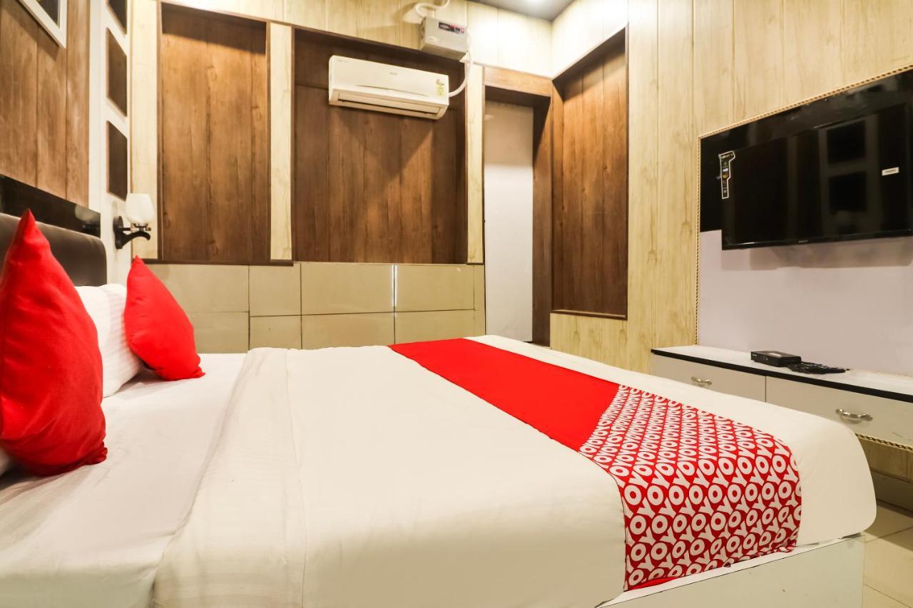 OYO 70297 Hotel Sheela Rohtak Buitenkant foto