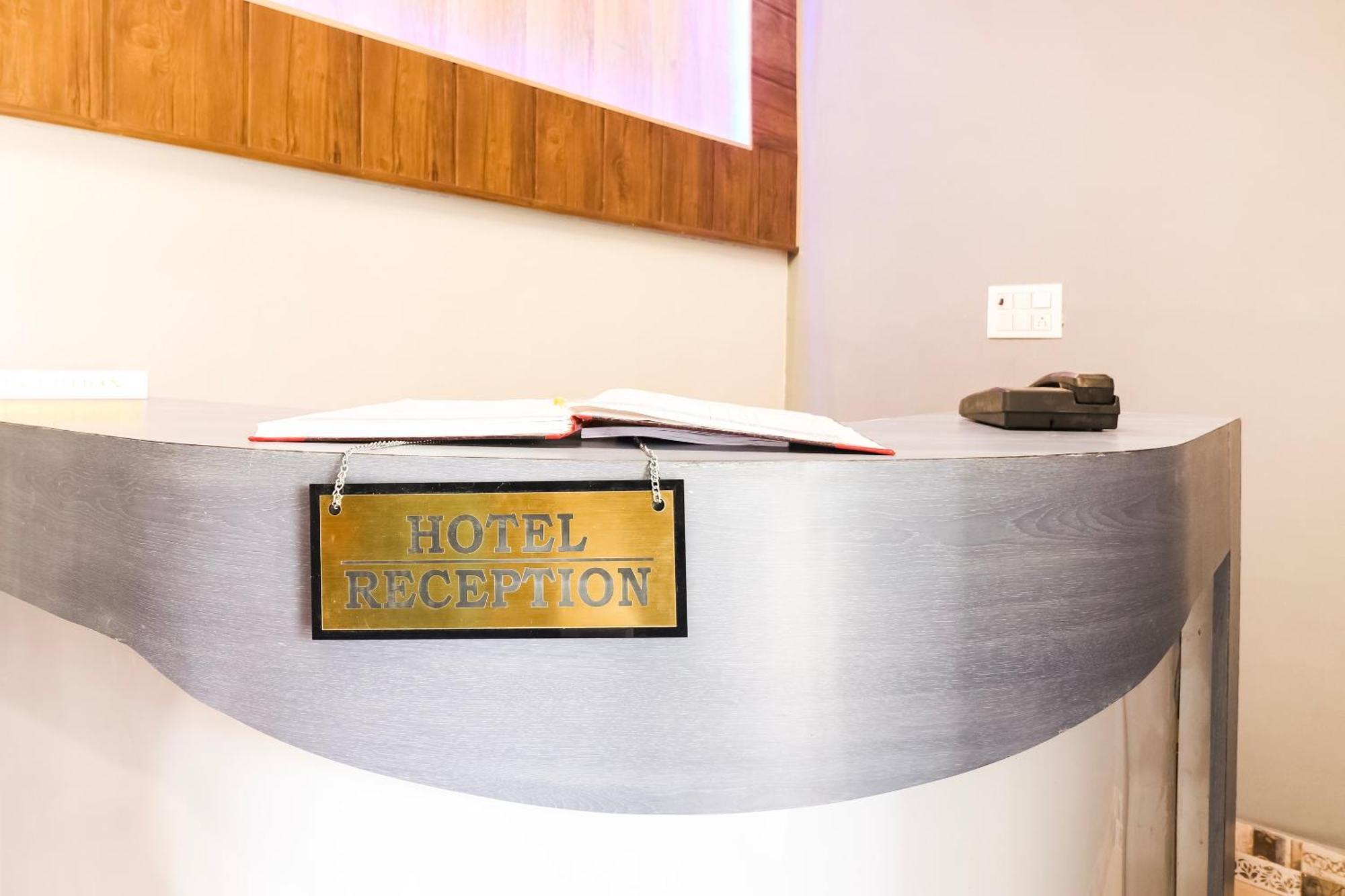 OYO 70297 Hotel Sheela Rohtak Buitenkant foto