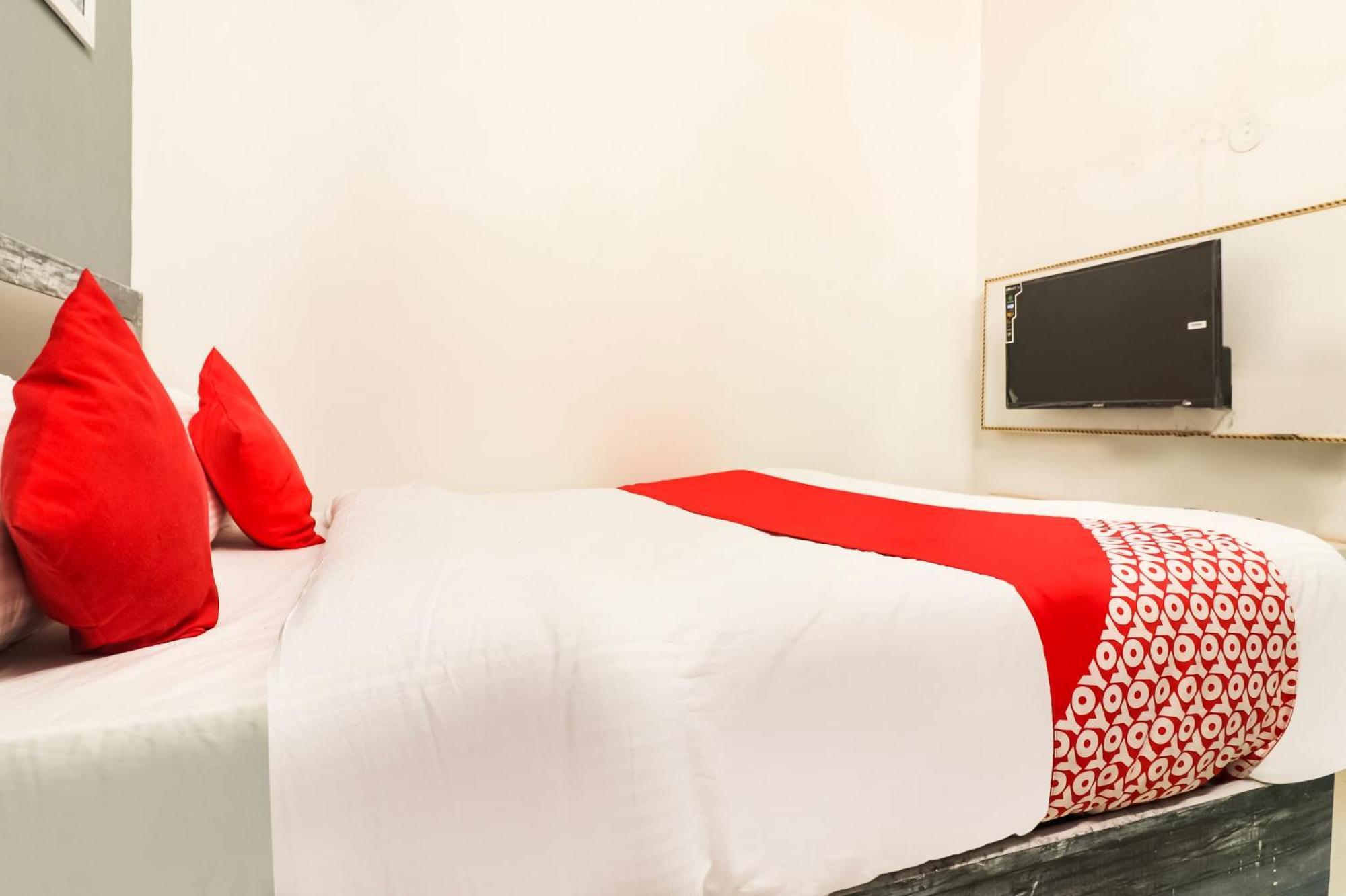 OYO 70297 Hotel Sheela Rohtak Buitenkant foto