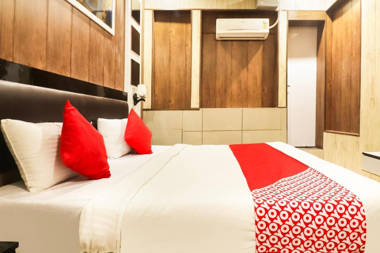 OYO 70297 Hotel Sheela Rohtak Buitenkant foto